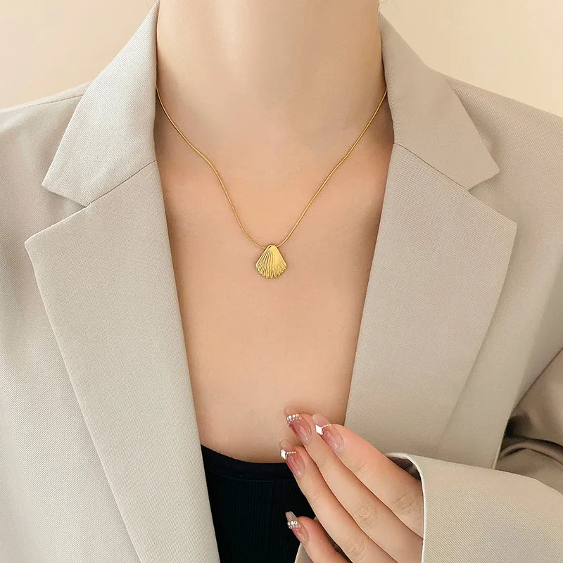 Colar Pingente Concha do Mar – Ouro 18K
