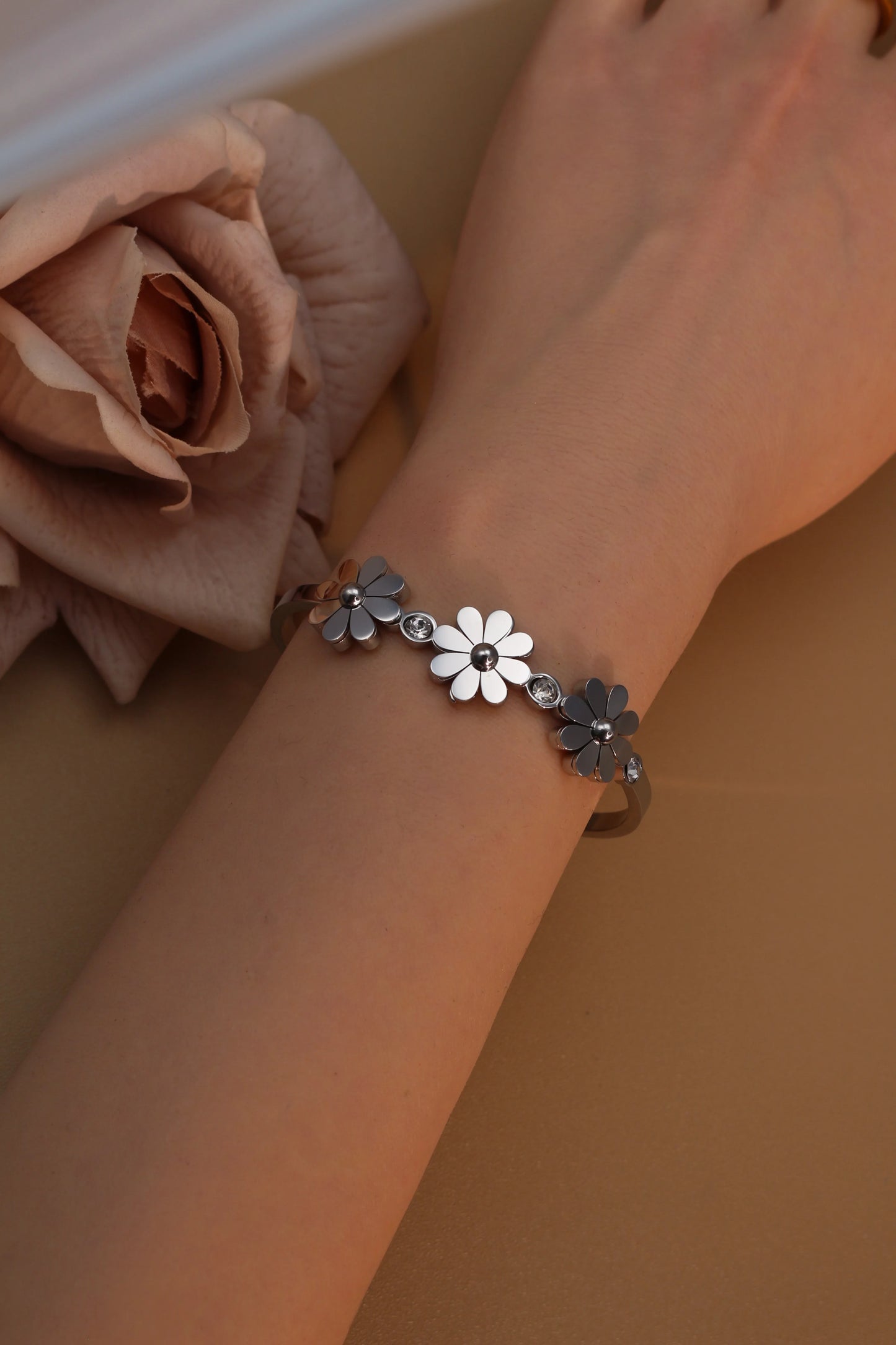 Zalora Joias™ | Blossom Royale Cuff Bracelet 18K