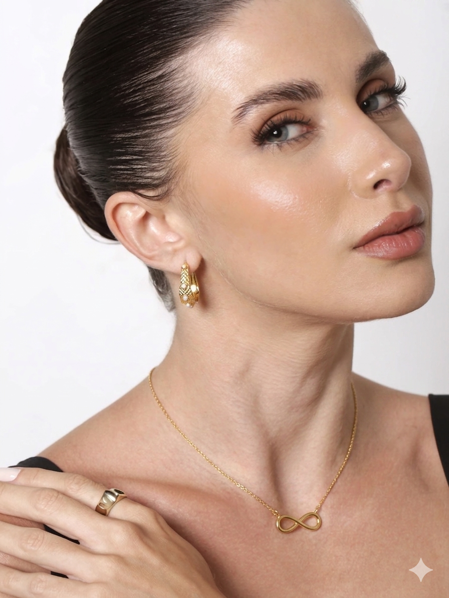 Zalora Joias Colar Choker Infinito Boho com Pingente Charm de  Banhado a Ouro 18K