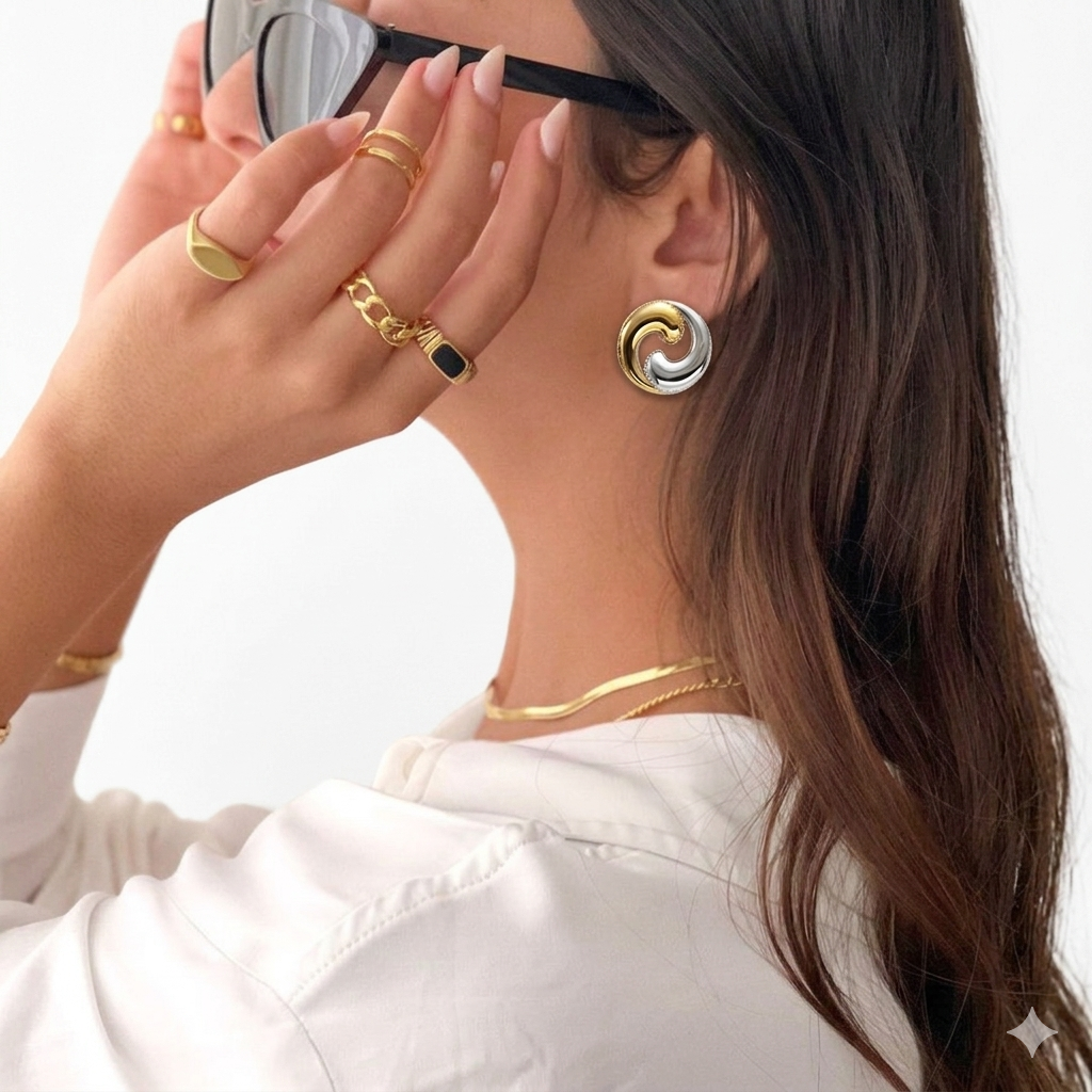 Brinco Geométrico Quadrado Com mix de Banhado a Ouro 18K – Elegância Atemporal