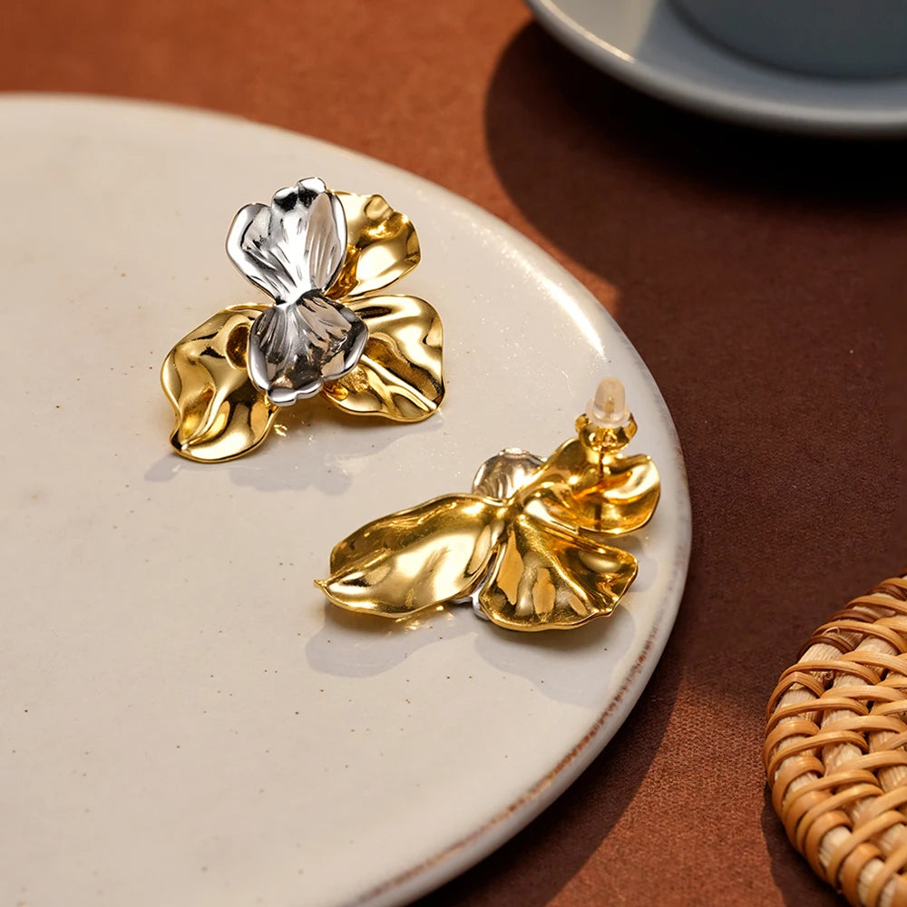 Brinco Flor Luxury Banhado a Ouro 18K