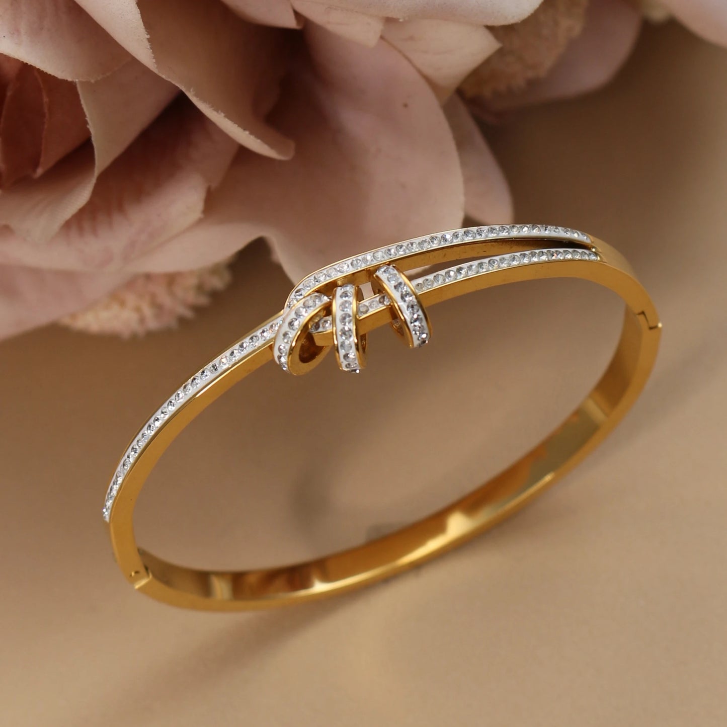 Zalora Joias™ Skeleton Luxe Cuff Bracelet 18K