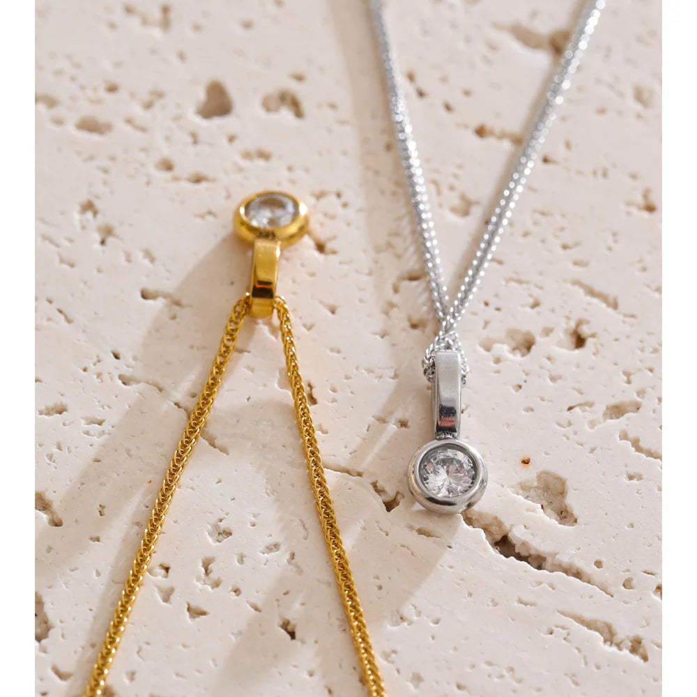 Colar com Pingente de Zircônia Cúbica – Ouro 18K