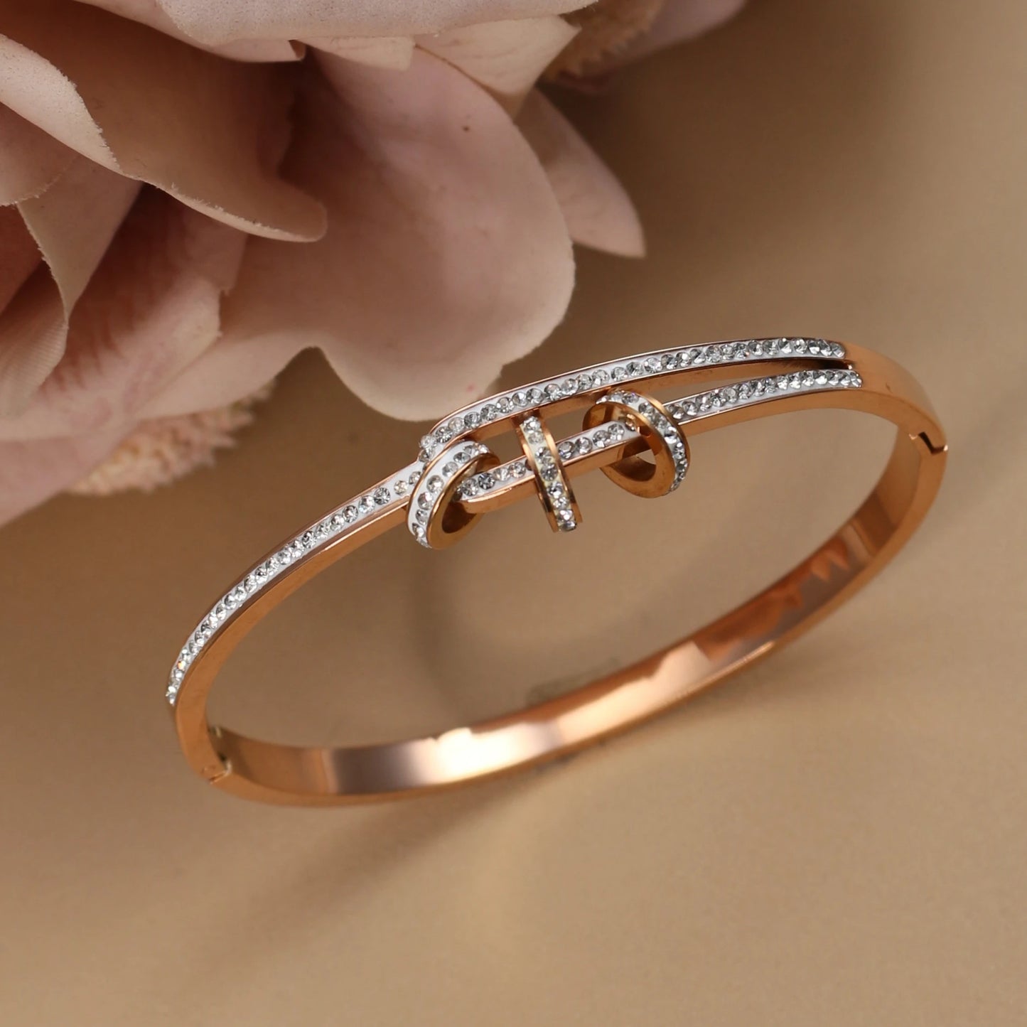 Zalora Joias™ Skeleton Luxe Cuff Bracelet 18K