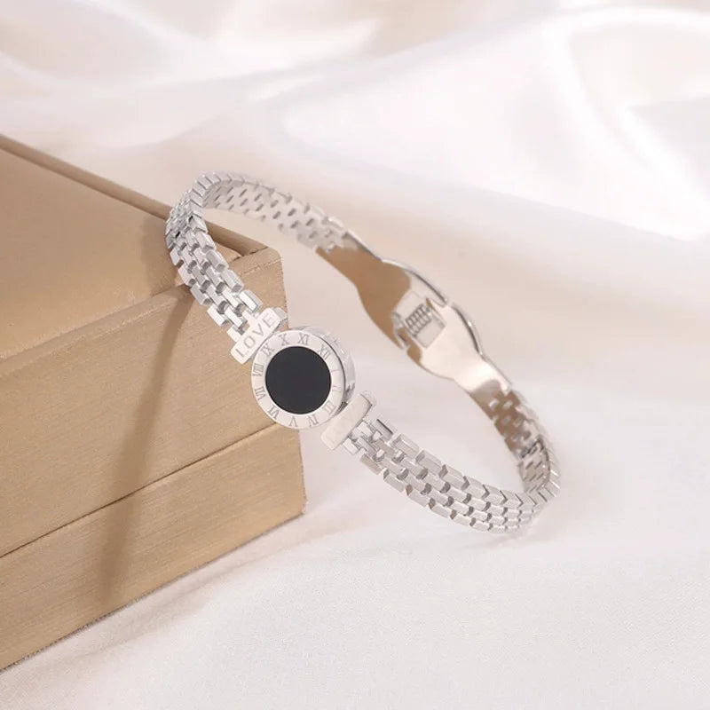 Zalora Joias – Kit 2 Pulseiras em Aço Inoxidável com Numerais Romanos Estilo Bracelete Relógio (Unissex)