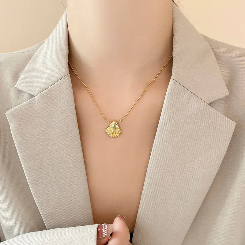 Colar Pingente Concha do Mar – Ouro 18K