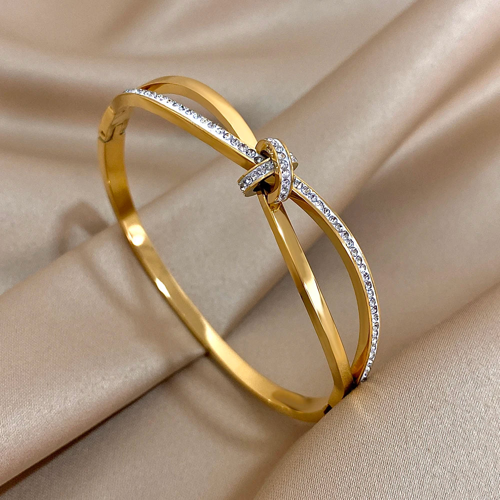 Bracelete Luxo Cristal Dourado – Elegância que Marca Presença