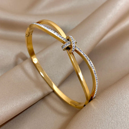 Bracelete Luxo Cristal Dourado – Elegância que Marca Presença