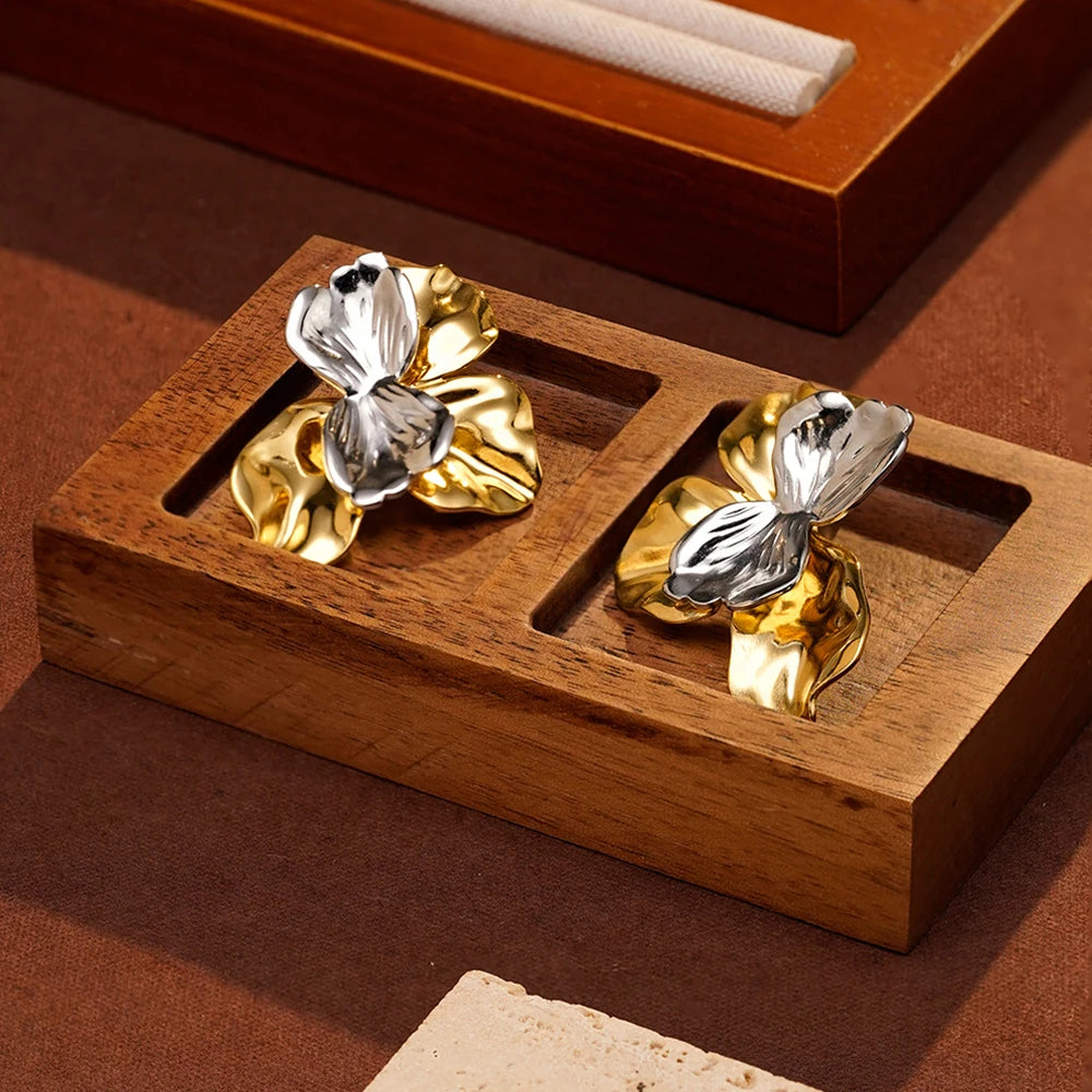 Brinco Flor Luxury Banhado a Ouro 18K