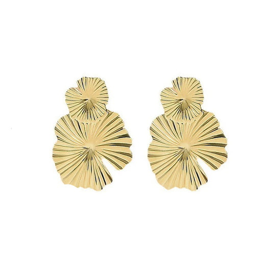 Brincos de banhode ouro 18k Pendurados de Flores – Charme e Elegância