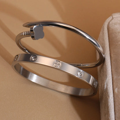 Zalora Joias™ Floral Grace Bangle 18K
