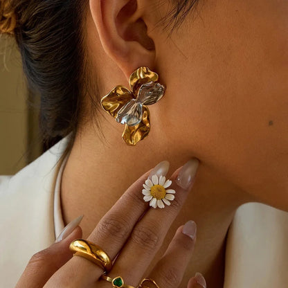 Brinco Flor Luxury Banhado a Ouro 18K
