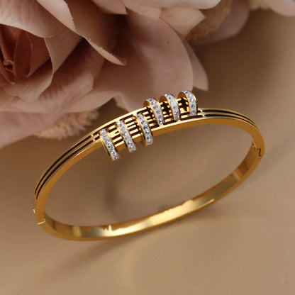 Zalora Joias™ | Skeleton Luxe Cuff Bracelet 18K