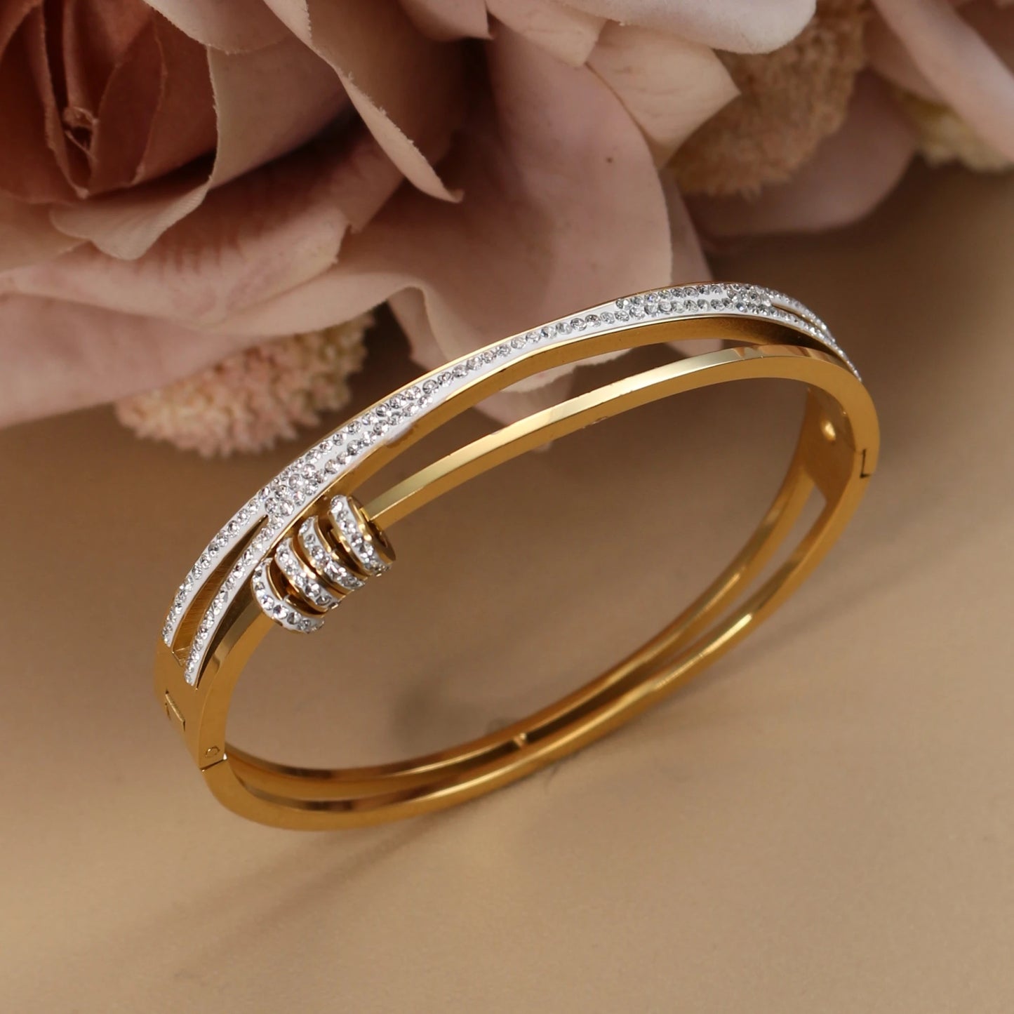 Zalora Joias™ Skeleton Luxe Cuff Bracelet 18K