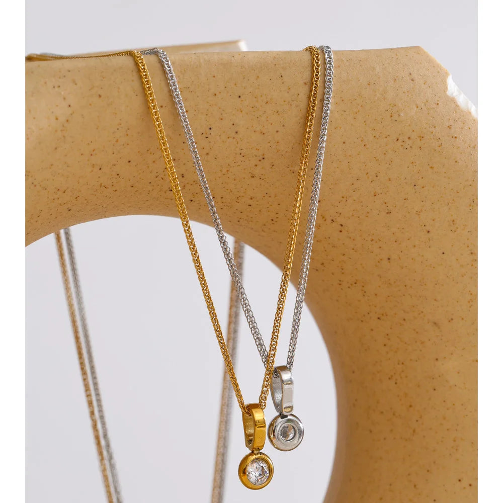 Colar com Pingente de Zircônia Cúbica – Ouro 18K