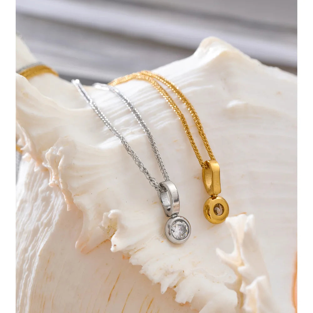 Colar com Pingente de Zircônia Cúbica – Ouro 18K