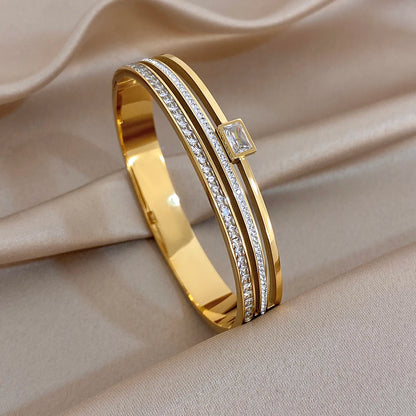Bracelete Luxo Cristal Dourado – Elegância que Marca Presença