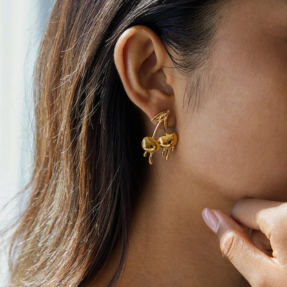 Brincos Cherry banhado Luxe Ouro 18K ™ – Elegância Delicada e Irresistível