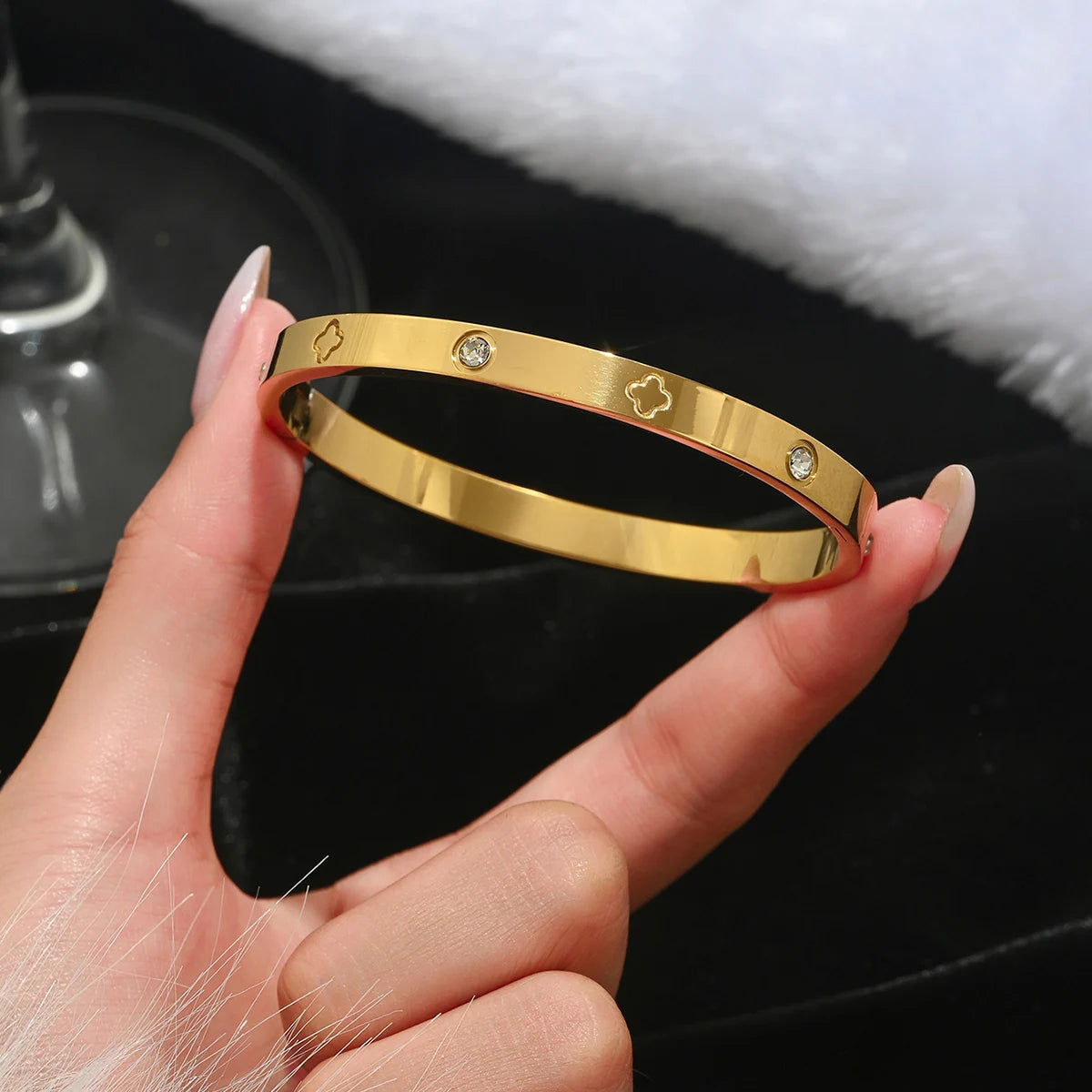 Pulseira Geométrica Crystal Glow™ – de banho dourada para Mulheres