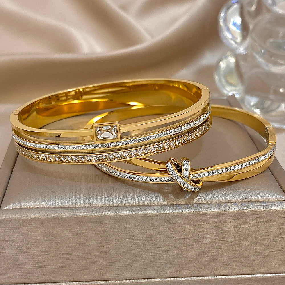 Bracelete Luxo Cristal Dourado – Elegância que Marca Presença